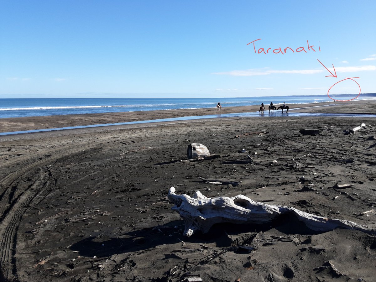Non_Gardener's tweet photo. An almost empty Castlecliff Beach.
And just visible way up the coast, the gorgeous all-over-white maunga says it really is #winter.
#Whanganui #Taranaki https://t.co/CIj7ovvora