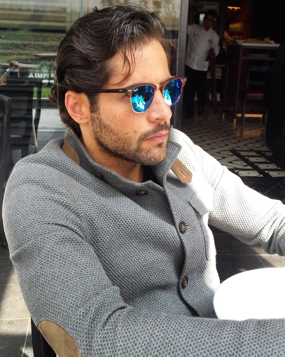 CarlosHenryMx's tweet photo. Después de una semana con mucho movimiento por fin tocó un descanso.
#carloshenry #singer #music #newsingle #latino #cdmx #cdmxmusic #musicamexicana #Televisa #entrevista #TV #Tele https://t.co/rkH4nSD3Fw