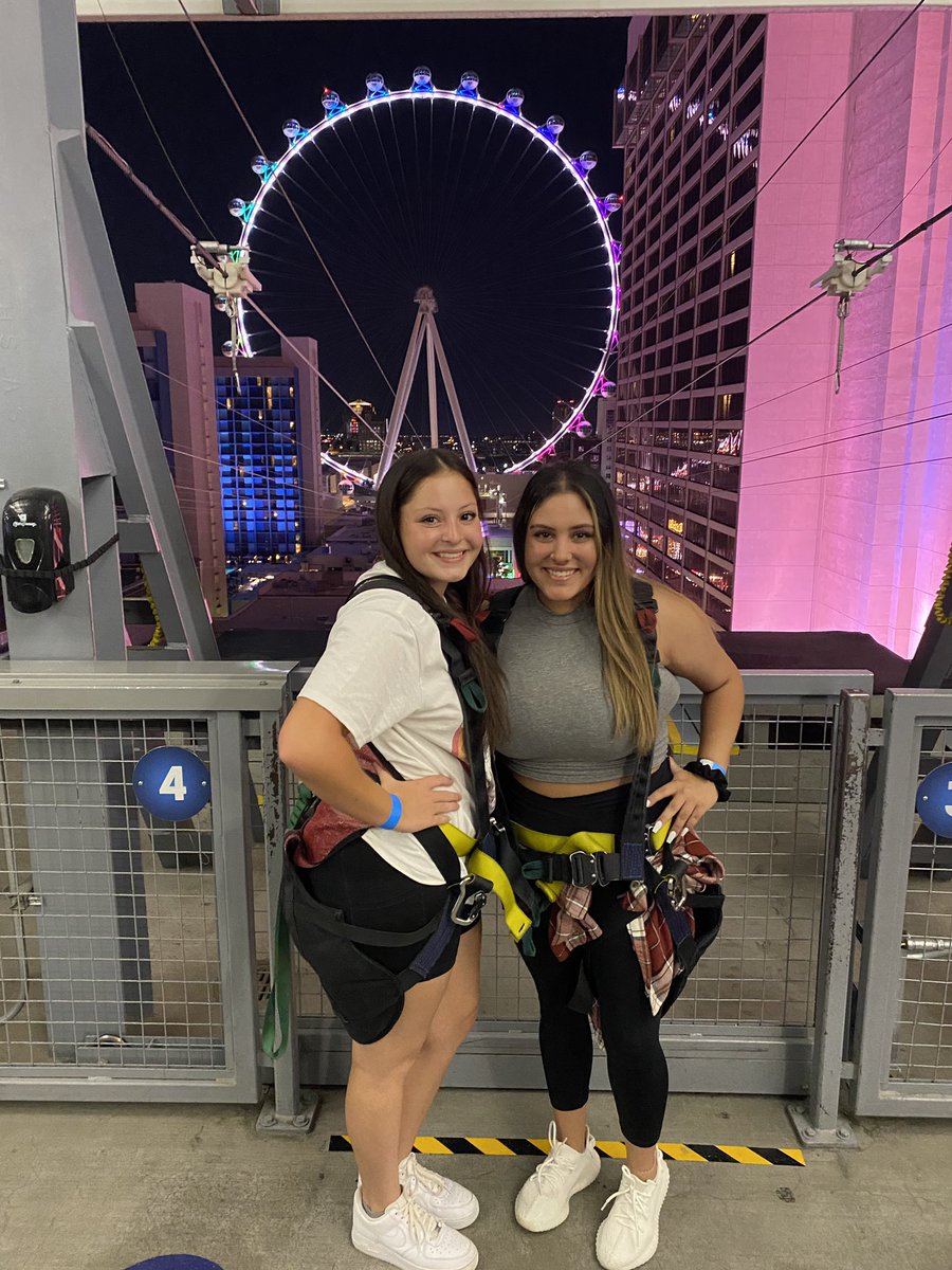 KassisNicole's tweet photo. Vegas trip 🎲 https://t.co/Qflny4I7a8