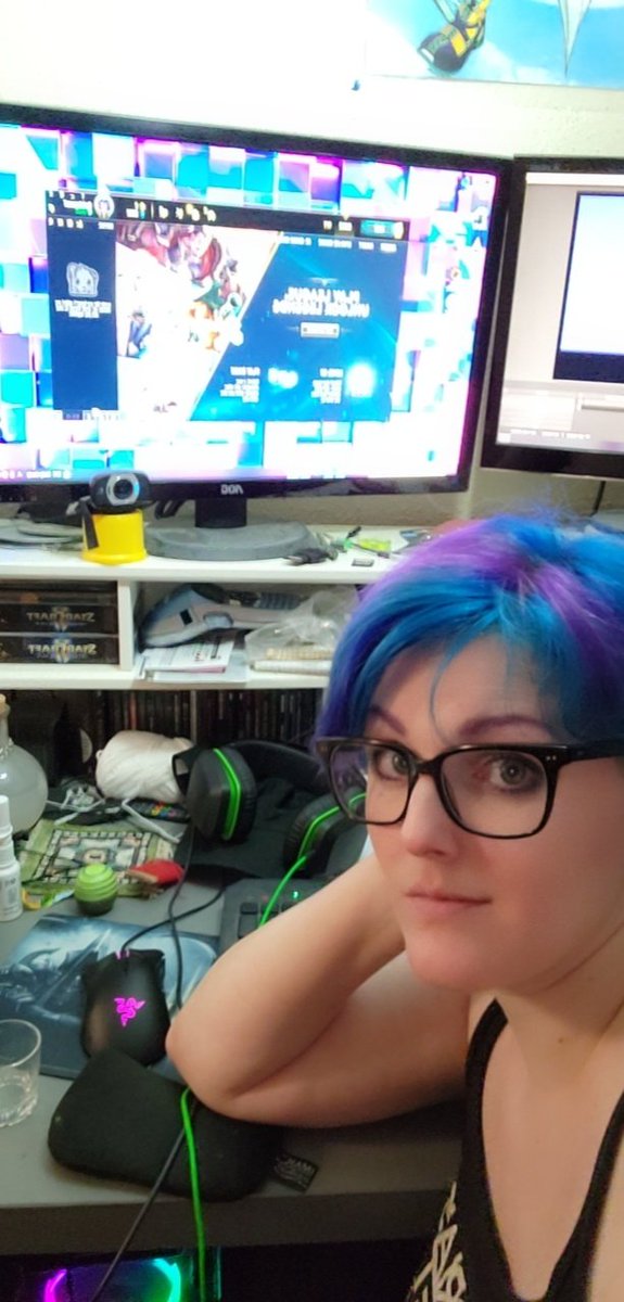 Smirkqueen7's tweet photo. LoL was inebriated chaos. Look forward to a new video! https://t.co/674hjrY65C