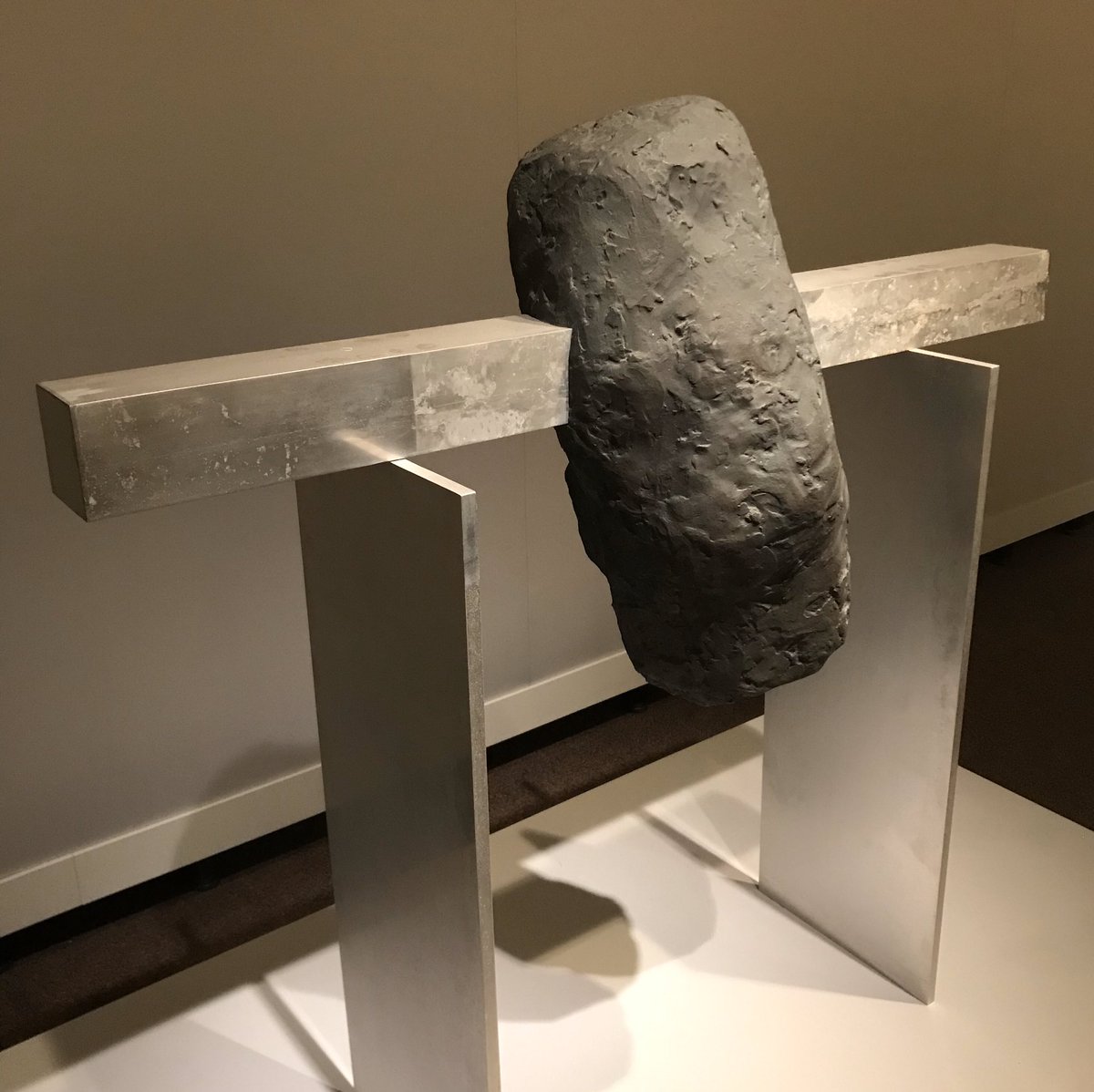 i_oshida's tweet photo. たまたま一人の時間ができたため、東京都美術館「イサム・ノグチ 発見の道」展へ。イサム・ノグチは岡崎乾二郎の「抽象の力」を読んでからなんとなく気になっていたという程度で、別にそこまで期待していたわけじゃなかったんだけど、まさかここまで完���なきまでに打ちのめされると思っていなかった… https://t.co/Vkqv06ke2w