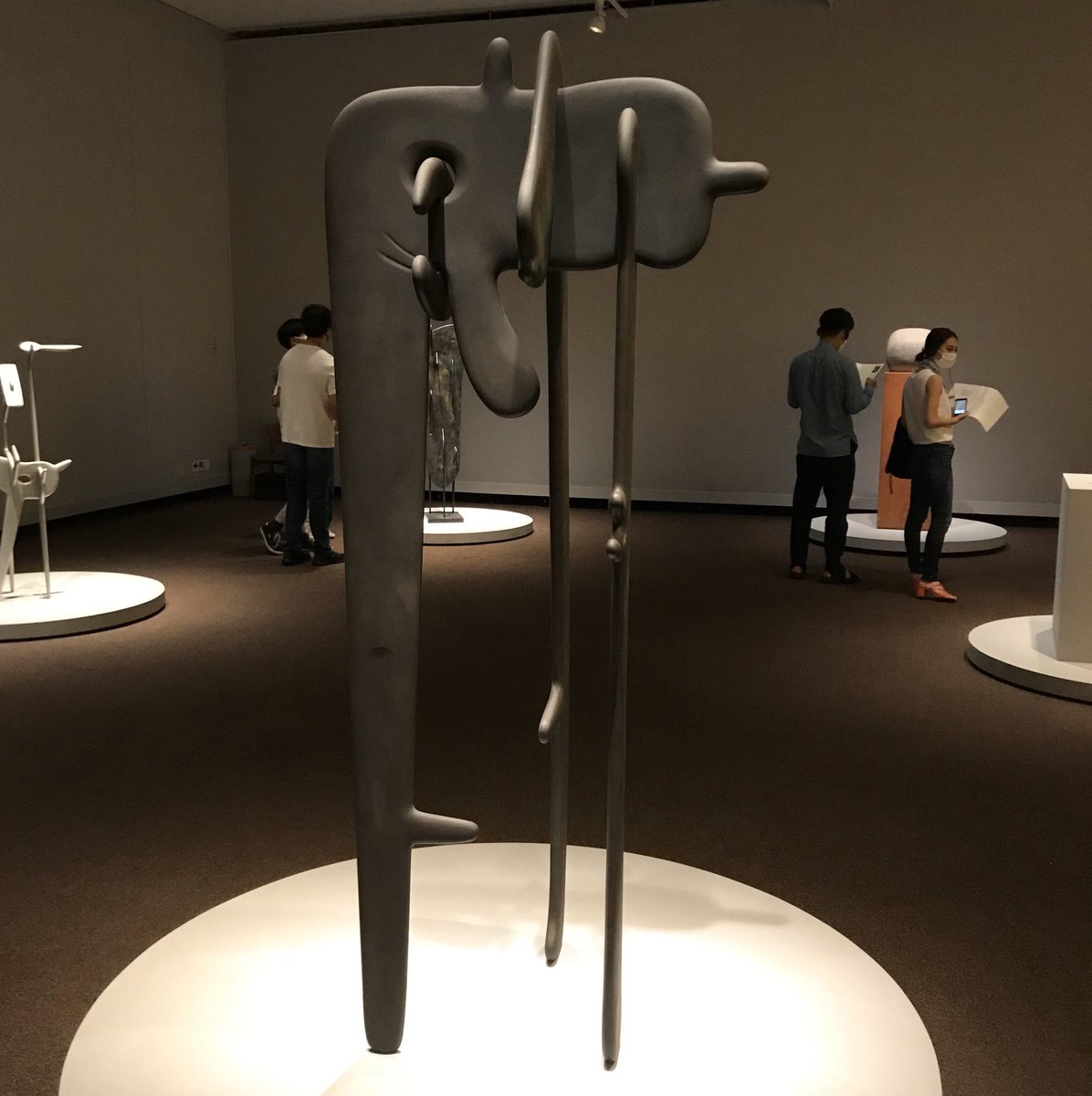 i_oshida's tweet photo. たまたま一人の時間ができたため、東京都美術館「イサム・ノグチ 発見の道」展へ。イサム・ノグチは岡崎乾二郎の「抽象の力」を読んでからなんとなく気になっていたという程度で、別にそこまで期待していたわけじゃなかったんだけど、まさかここまで完���なきまでに打ちのめされると思っていなかった… https://t.co/Vkqv06ke2w