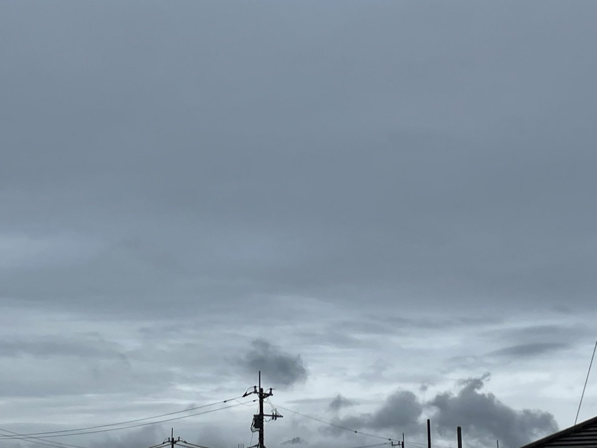 slowslowfood's tweet photo. 今日の天空劇場
西に仔象の行進🐘
山が見えるようになった
雨は上がってる
自分がどんなところにいるのか
噂ではなく
ファクトから知る
#ハザードマップ
https://t.co/wyGVXSmReJ
空にはファクト
#さっきの空
#イマソラ
#観天望気
#ご安全に😷💉🙏
#ThinkScientifically https://t.co/PIm1032v1c