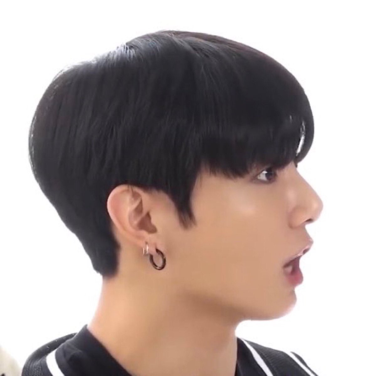 jungkook pics (@koosfoider) on Twitter photo 