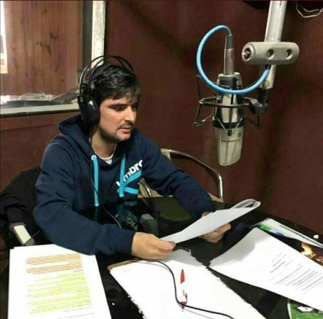 EnriEscoto's tweet photo. Hace 4 años volvíamos al aire con un proyecto que sentimos como propio y que junto a @ViktorRivero1 y otros compañeros sacamos adelante para que nos regalara mucho más de lo que podíamos imaginar. Ojalá el futuro nos tenga preparado nuevos desafíos con este equipo. @ALACANCHA2 https://t.co/MjSTQNwiVa