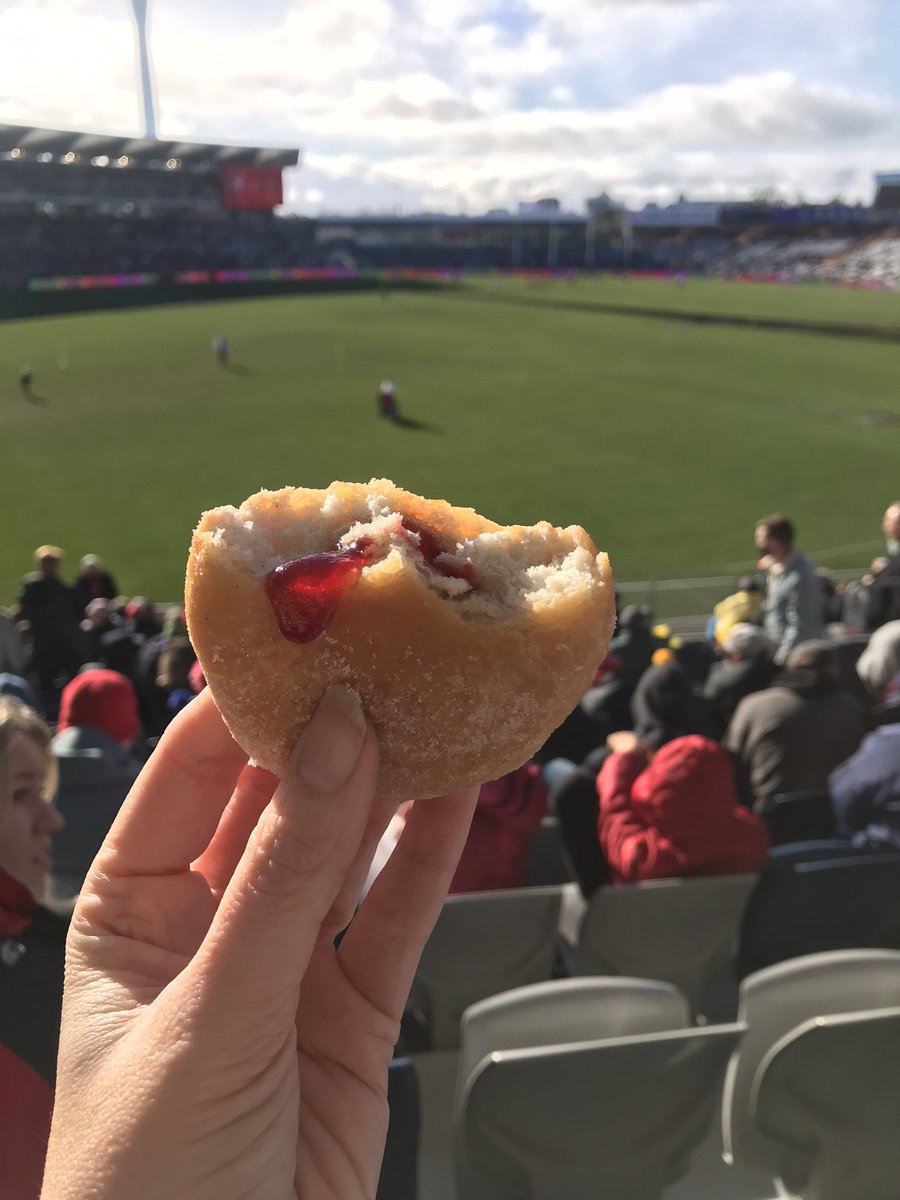 Highlight of the 1st half. Will probably have eaten my body weight in these by the final siren if WCE doesn’t get any better #AFLswanseagles