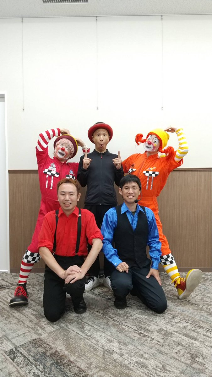 昨日今日と岡山に来てます。
自分では写真全然撮らない人ですが、集合写真もらいました。