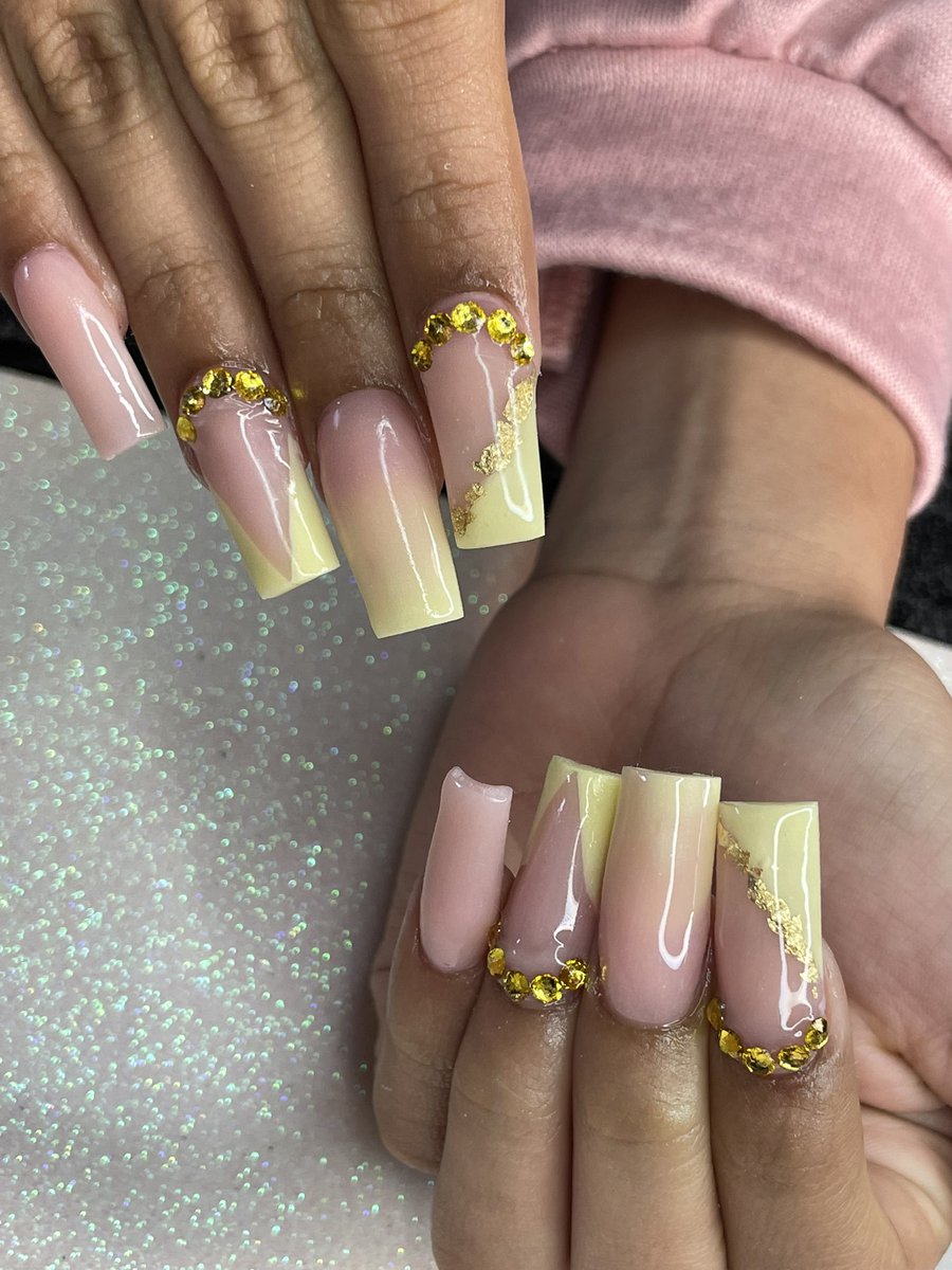 jasmineeg__'s tweet photo. @ jassy.nails ON IG!!! Located in North Miami 📍📍❤️‍🔥❤️‍🔥 https://t.co/qeAWRFu9tO