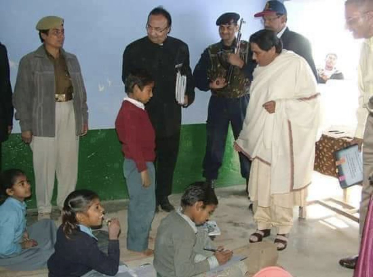Sudhindra Bhadoria (@sudhinbhadoria) on Twitter photo उत्तर प्रदेश की आने वाली पीढ़ियों के लिए शिक्षा और स्वास्थ्य की सेवाएँ ज़रूरी हैं,वो केवल सुश्री बहन <a href="/Mayawati/">Mayawati</a> जी ही दे सकती हैं।#जय_भीम, जय भारत। #BSP #BehenjiOurPride @MurariLalBhart2 <a href="/AmbedkarManorma/">Manorma singh</a> @alokPradhan_ <a href="/KumarSudeshArya/">SUDESH KUMAR ARYA (हम बहनजी के साथ 🐘)</a> <a href="/DeepShikhaIndra/">दीपशिखा इन्द्रा</a> उत्तर प्रदेश की आने वाली पीढ़ियों के लिए शिक्षा और स्वास्थ्य की सेवाएँ ज़रूरी हैं,वो केवल सुश्री बहन <a href="/Mayawati/">Mayawati</a> जी ही दे सकती हैं।#जय_भीम, जय भारत। #BSP #BehenjiOurPride @MurariLalBhart2 <a href="/AmbedkarManorma/">Manorma singh</a> @alokPradhan_ <a href="/KumarSudeshArya/">SUDESH KUMAR ARYA (हम बहनजी के साथ 🐘)</a> <a href="/DeepShikhaIndra/">दीपशिखा इन्द्रा</a>