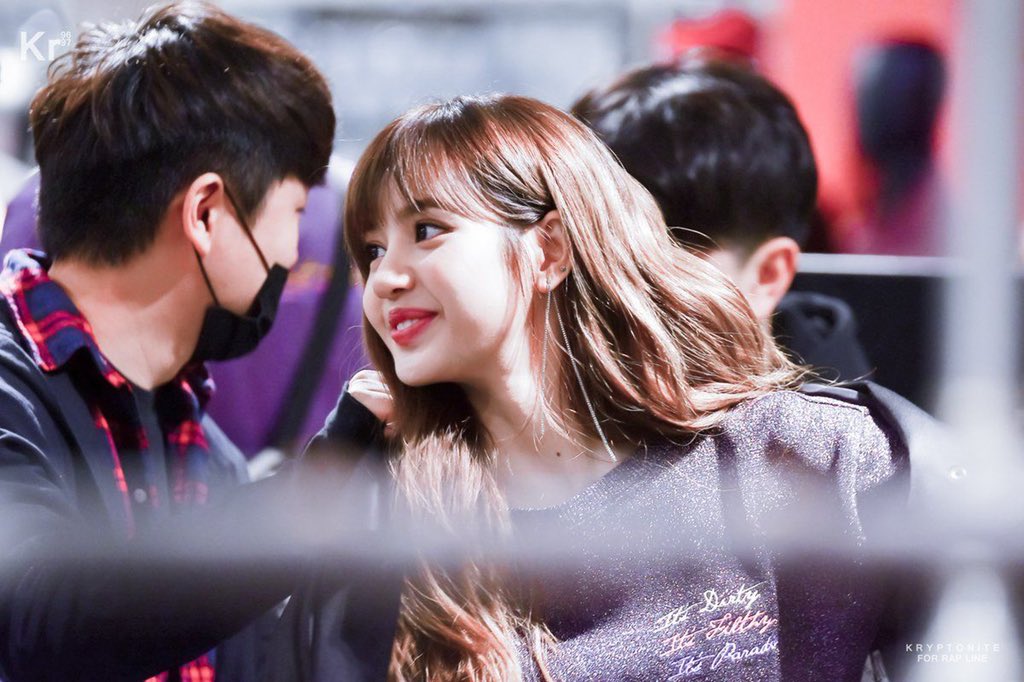 lsfIirts's tweet photo. I’m in love with this photo sequence
#LISA #리사 https://t.co/LvmcwJVEDj