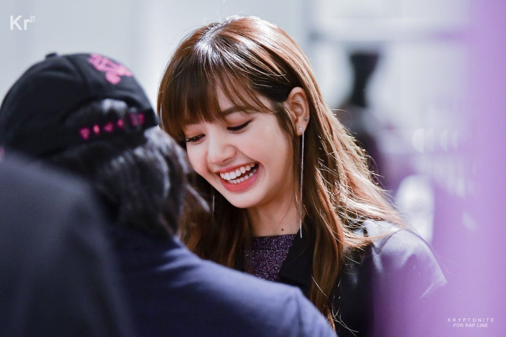 lsfIirts's tweet photo. I’m in love with this photo sequence
#LISA #리사 https://t.co/LvmcwJVEDj