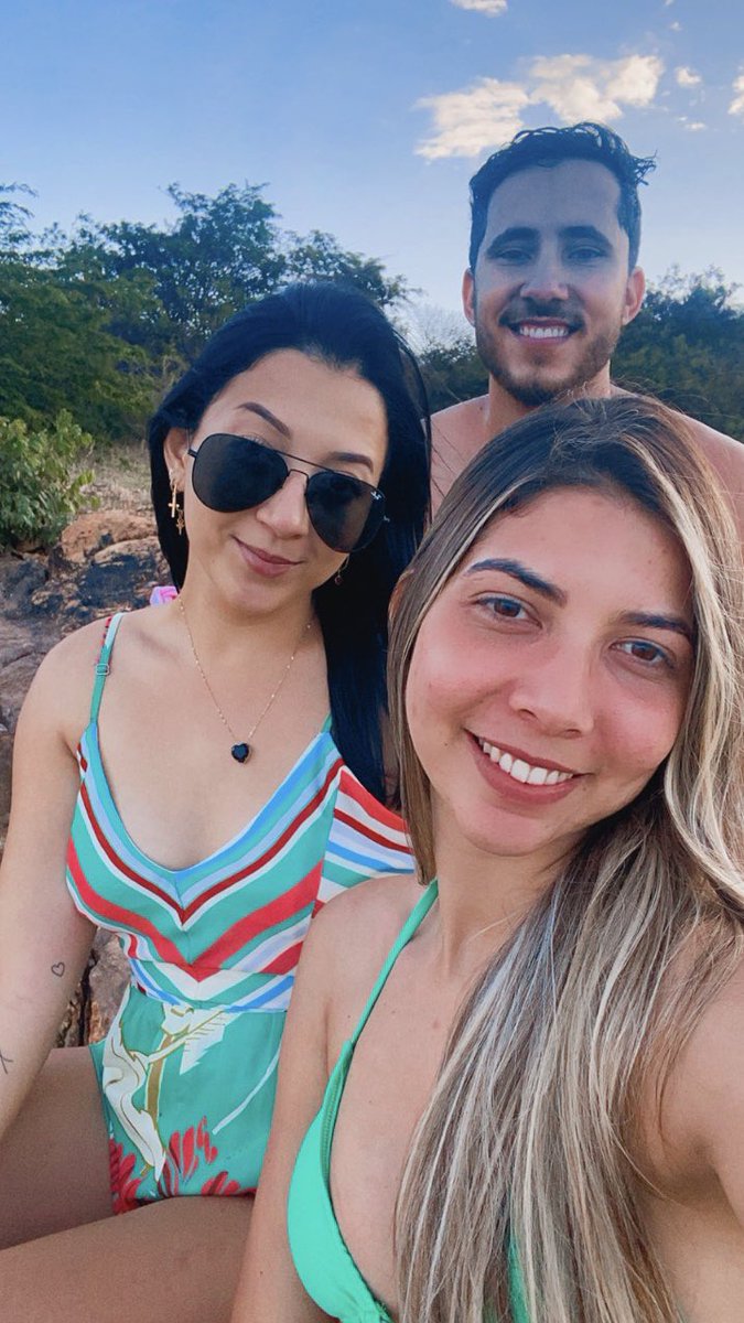 soaresluh2's tweet photo. A ficha ainda não caiu não tem como tão novo tão cheio de sonhos uma pessoa tão alegre e de um coração tão bom vou sempre lembra de você assim alegre e brincalhão 😭◼️Descase em paz Dan 🖤 https://t.co/ARP6M4t9Cw