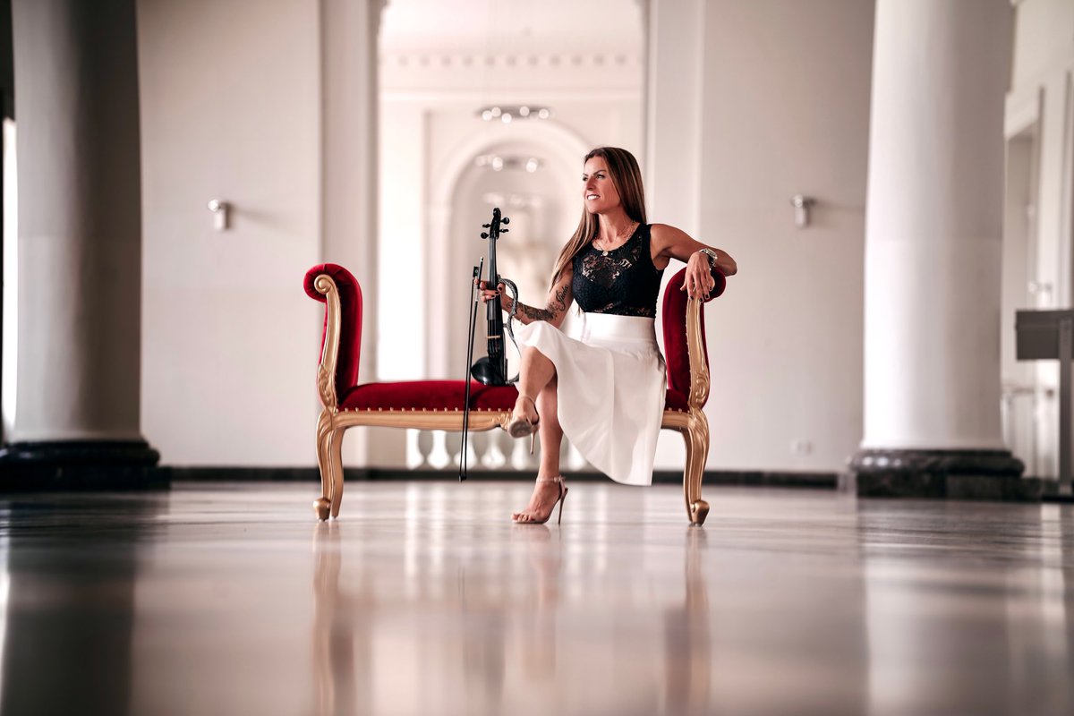 danielaGcom's tweet photo. you don’t
always need a plan -
sometimes you
just need to breathe,
trust, let go,
and see what happens.
☆
SHOOTING. SCHLOSS KOBLENZ
photo. @le_fotografie_cgn
#danielagviolin #danielagcom #violin #violinist #geige #violinshoot #fotoshoot #schlosskoblenz #koblenz https://t.co/EpbL1113LK