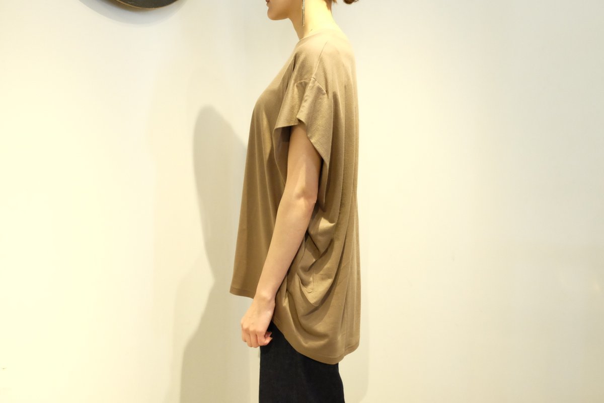 designplustoma's tweet photo. ☆LADY's NEW ARRIVAL☆ 

只今【Johnbull Summer Collection】を開催しており、イベントアイテムの中から本日は、大人カジュアルスタイルにピッタリのTシャツをご紹介致します★ 

#ladysfashion #レディースファッション #苫小牧 #苫小牧服屋 #苫小牧セレクトショップ #北海道セレクトショップ https://t.co/zON0URvrEL