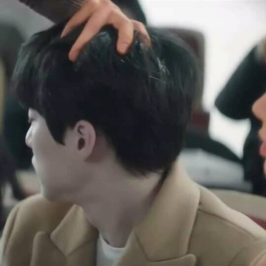 Aesthetic092's tweet photo. Don't look at her, she's mine🔥😅

ccto📷📌 https://t.co/opSPrl2SQS