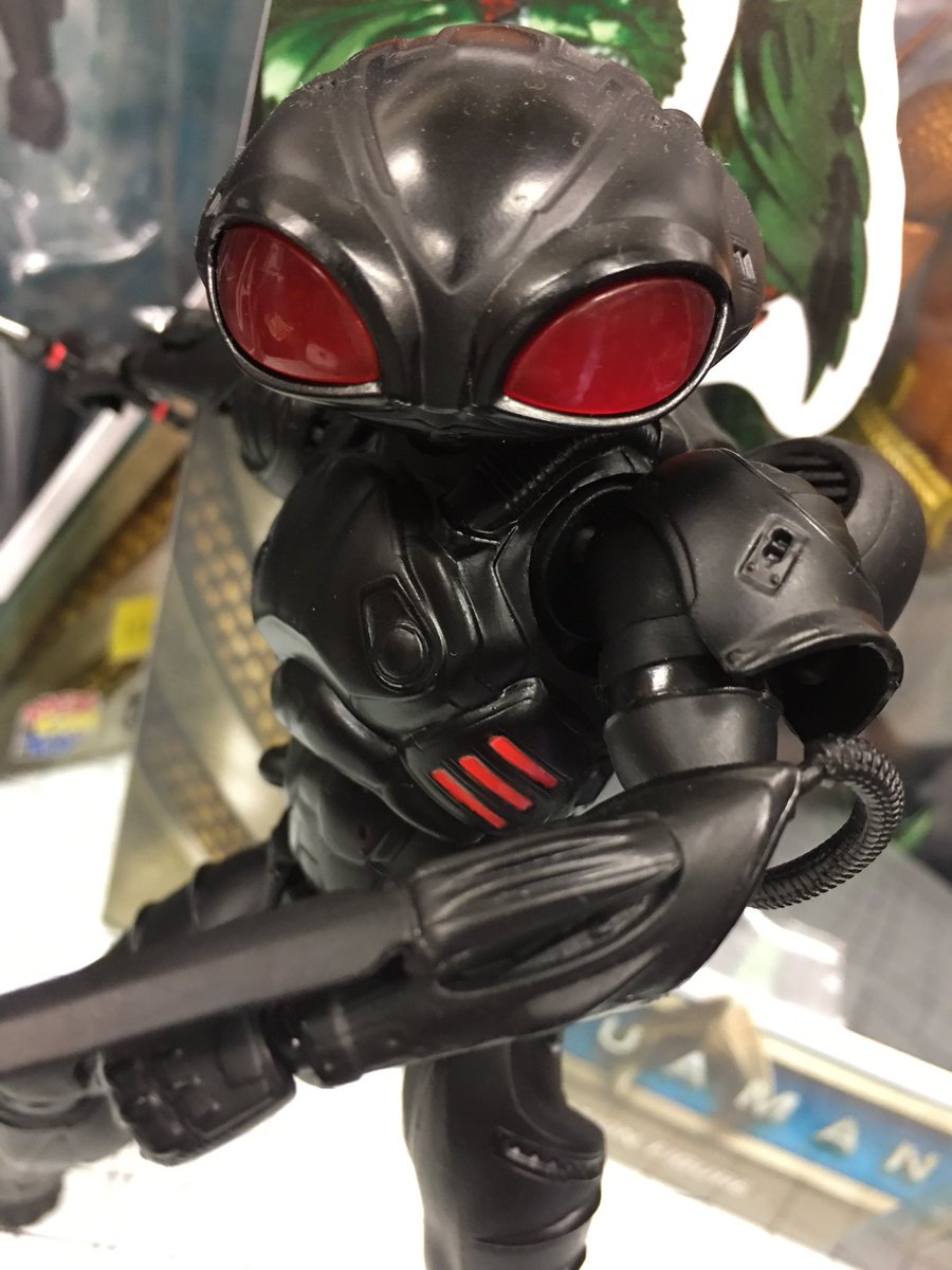 トイ コミックのガリンペイロinakihabara على تويتر もちろん アクアマンにブラックマンタもあるよ チャーミングでセクシーなジェイソン モモアの魅力炸裂 そして ブラックマンタのカッコいいこと Mafex アクアマン T Co Ryscagqb3g Mafex ブラック