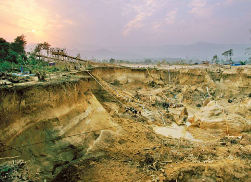 AliceFayMM1's tweet photo. The illegal extractions of gold in many villages near Inndawgyi lake, MoeNyin has significantly increased after coup. The use of machineries &amp; waste products are harmful to our environment. #WhatsHappeningInMyanmar #July4Coup https://t.co/FJ1Vlhyfev