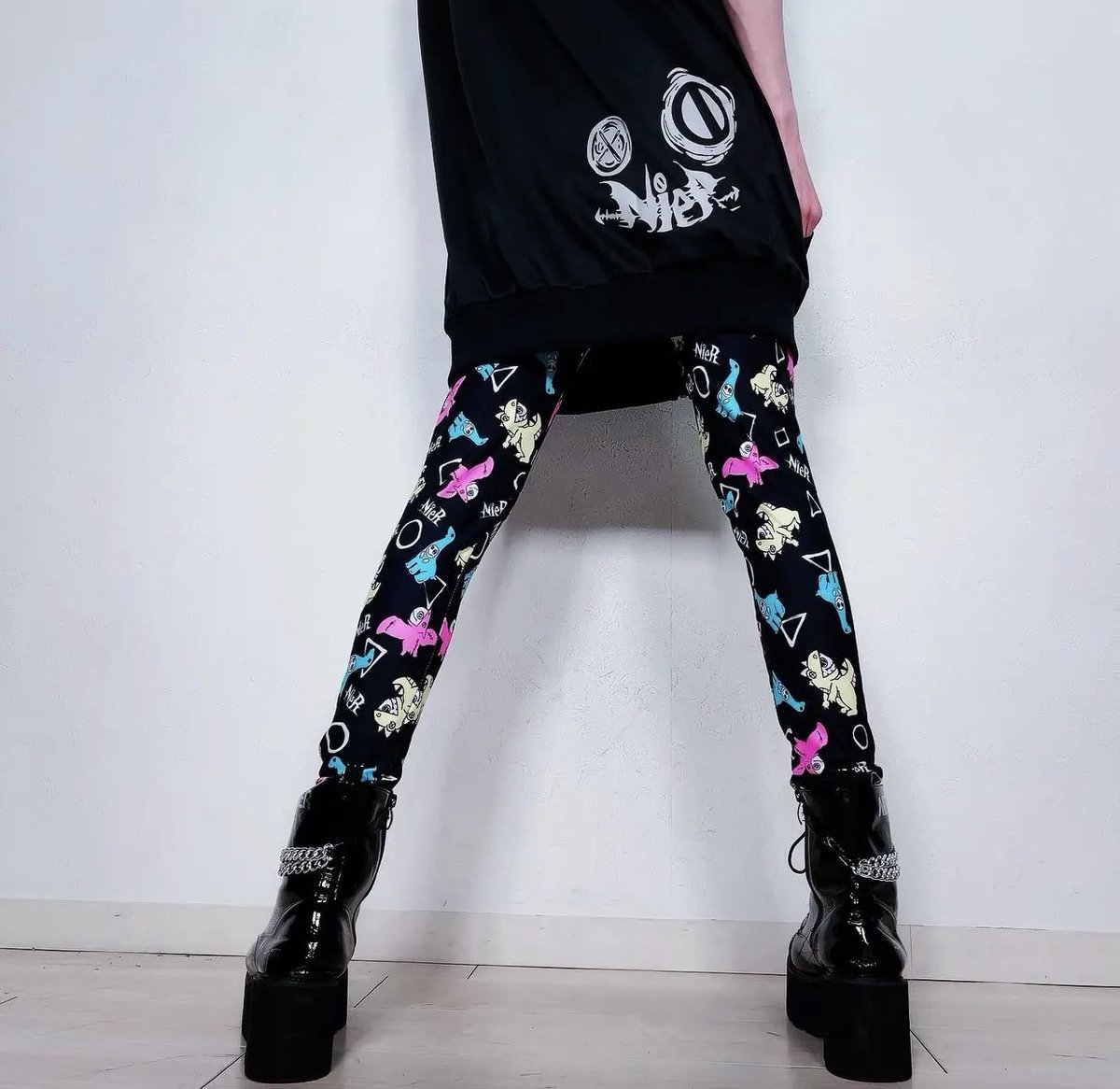 Nier Clothing プレゼント企画中 店舗記念大特価商品 Leggings Pants 恐竜nier 販売価格 990円 税込 個性的で可愛いレギンスパンツになります しっとりとした素材で触り心地も履き心地も抜群 一日中快適にご着用可能 ルームウェア