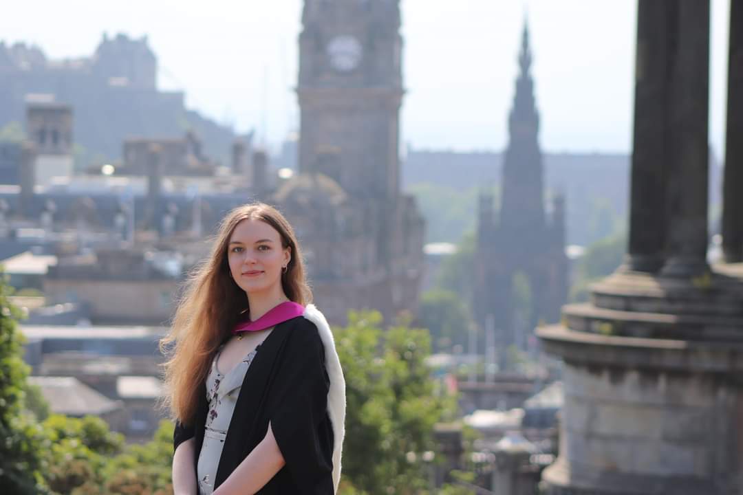 L_eClark's tweet photo. After 6 long years I am Dr Clark MBChB BSc (hons). 

Massive thank yous to the friends, family and colleagues who helped me to get here 💜 Huge congratulations to everyone else who also graduated 🎉

Shout out to Edinburgh for being the most picturesque place to graduate from. https://t.co/QvEm7evbqC