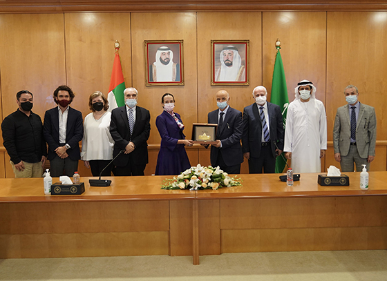 profhamidalnai4's tweet photo. مدير جامعة الشارقة يستقبل سفيرة المكسيك لبحث سبل التعاون المشترك
​ 6 يونيو 2021م
https://t.co/bKXCxwGxyd https://t.co/yYpwqJin1h