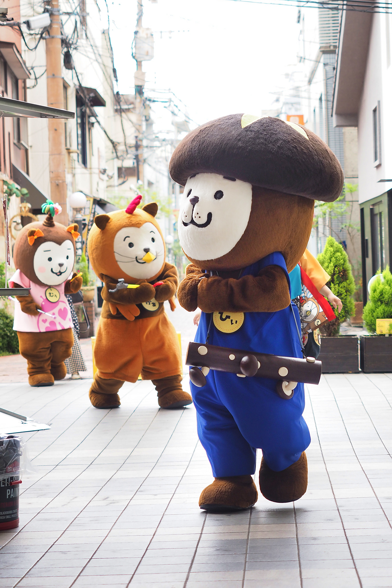 ユウジ Fixen さぁ 今日はどんな珍事がおこるかな みやざきキャラわん隊 みやざき犬 お散歩スタート 宮崎 県シンボルキャラクター 宮崎県 みやざき犬 しいたけ市 ご当地キャラ ゆるキャラ 宮崎山形屋 T Co Xlmkllicyk Twitter