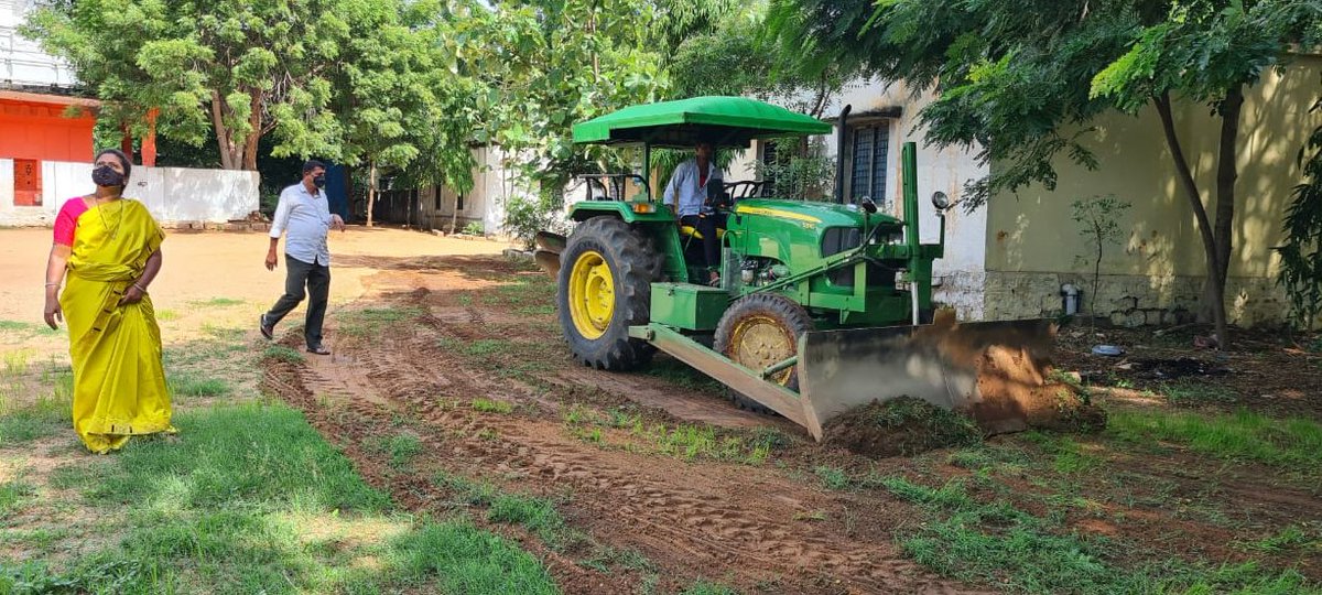 AliabadGp's tweet photo. Day 3 #PallePragathi in Grampanchayat Aliabad taken up cleaning of garbages&amp; debris in Open Drainage System under #PallePragathi @chmallareddyMLA @Collector_MDL @ACLB_Medchal @DPOMEDCHAL3  @dlpokeesara @mpdoshamirpet https://t.co/OtJAGawuJU