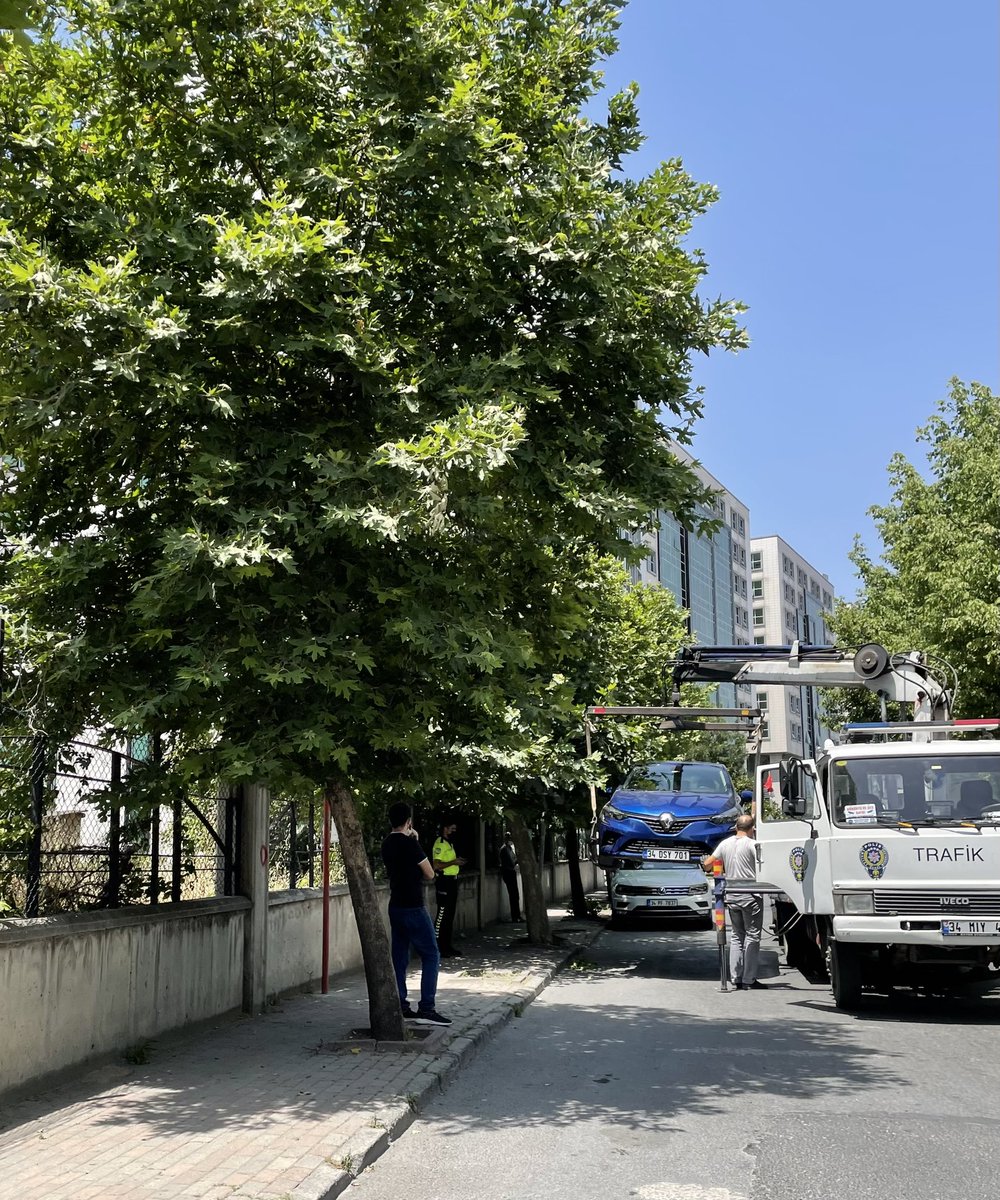1 dakika öncesinde kiralamasını başlattığım tiktak aracı🥲