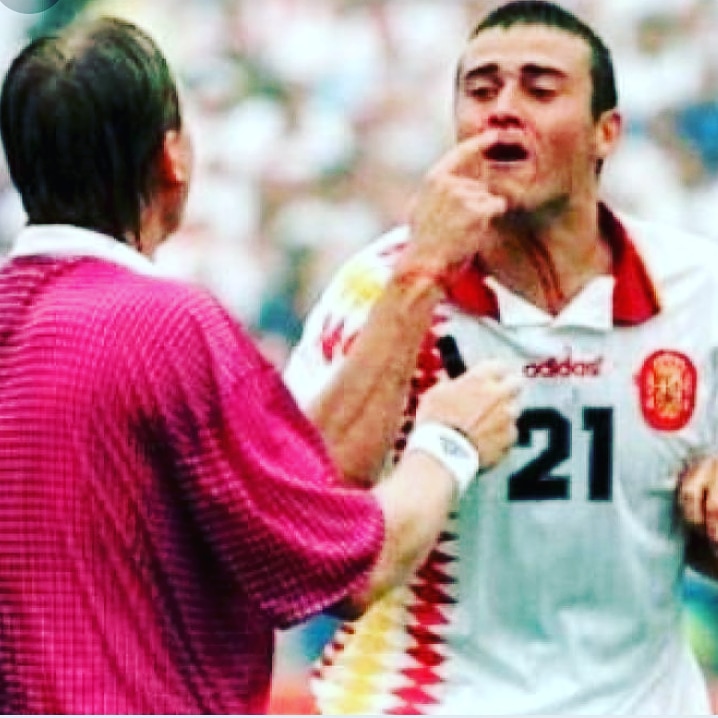 Este Martes a las 21.00 h en 🛵🎾 tenemos la revancha 
🇪🇸⚽🇮🇹25 años después. Pantalla en exterior. Reservas 625740313 #yosoydevespas