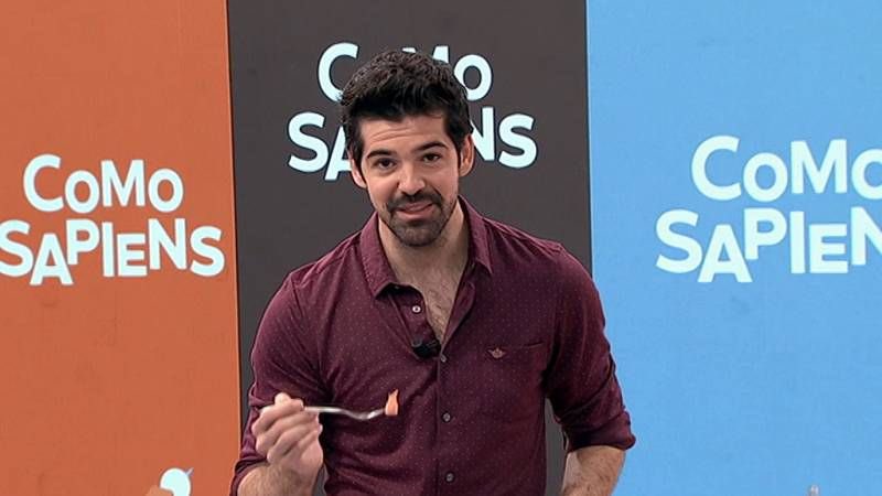 #estapasando en #comosapiens <a href="/rtve/">RTVE</a> con 
<a href="/miguelamunoz/">Miguel Angel Muñoz</a> .
Ken Appledorn visita nuestra taberna y aprende a cocinar solomillo de cerdo Strogonoff.
Un plato muy internacional, rico y fácil.