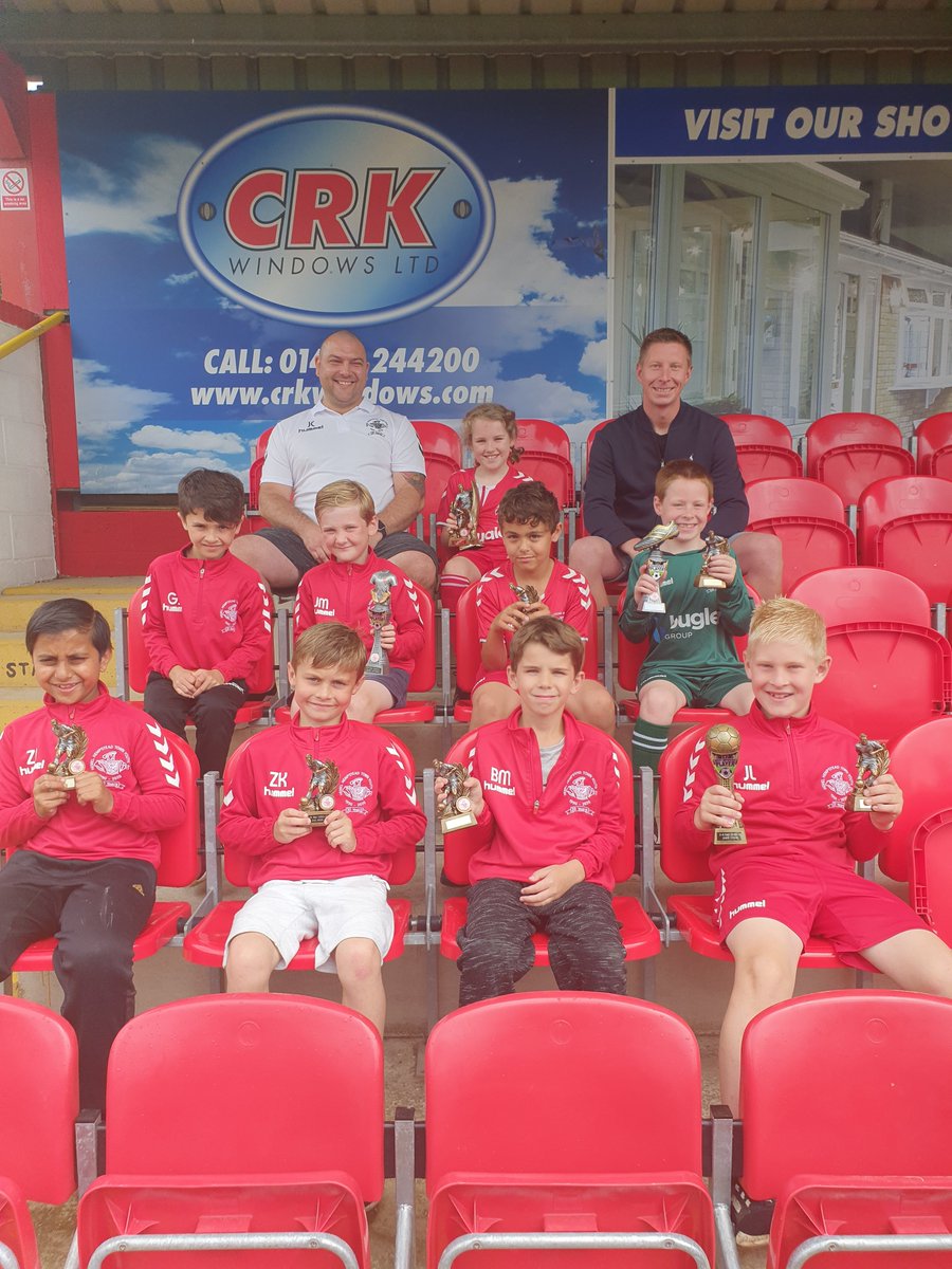 NickPayne06's tweet photo. Thanks to @Hemeltrophy, yet again second to none when it comes to service @HemelTownYthFC 👏👏

@Bugler_Devs @hemelfc @W_H_Y_L @HertfordshireFA @HGFPL18 @CRKWindows https://t.co/ZAdIoURN3r