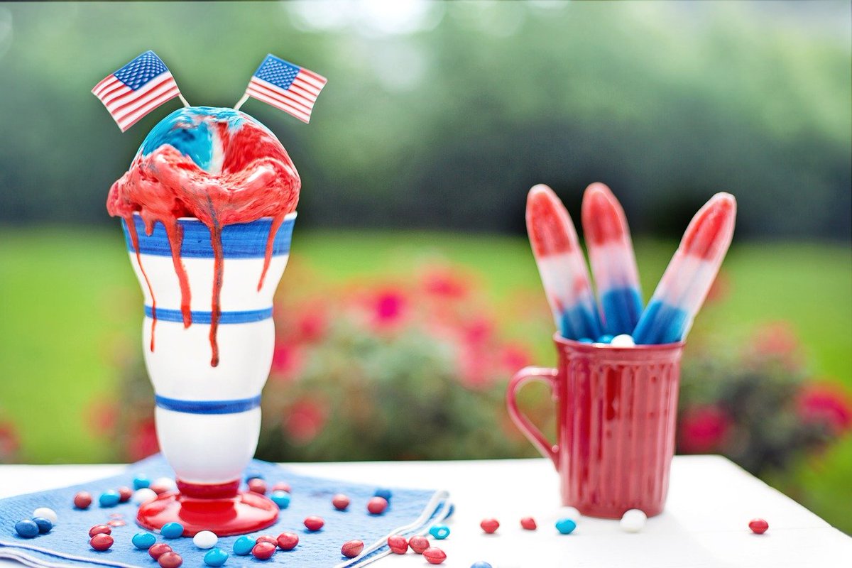 MCCKansasCity's tweet photo. Happy Independence Day, #MCCWolfPack! Raise your paw if you'll be eating Bomb Pops! πΊπ§πΎ
#IndependenceDay #4thOfJuly #USA #MCCKC https://t.co/3jY0O0ENnT