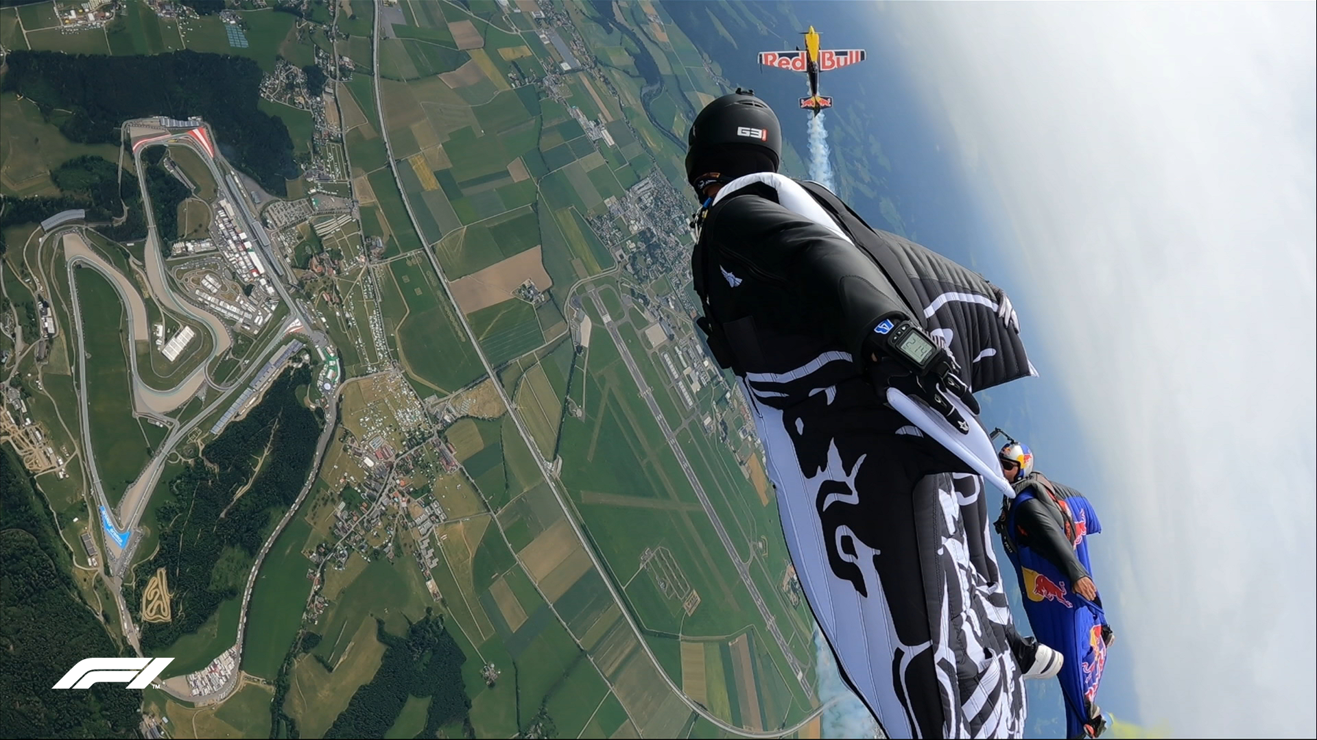 Skydive Red bull