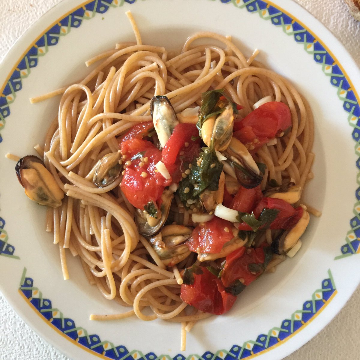 quisques's tweet photo. Spaghetti con le cozze - che goduria! -
E poi ancora cozze a pranzo e cena
Per far onore al mare di Manduria.
#terzine #Messapi #mare #4luglio #scritturebrevi #MinervaArmata #CasaLettori https://t.co/VXPJbB2q6y
