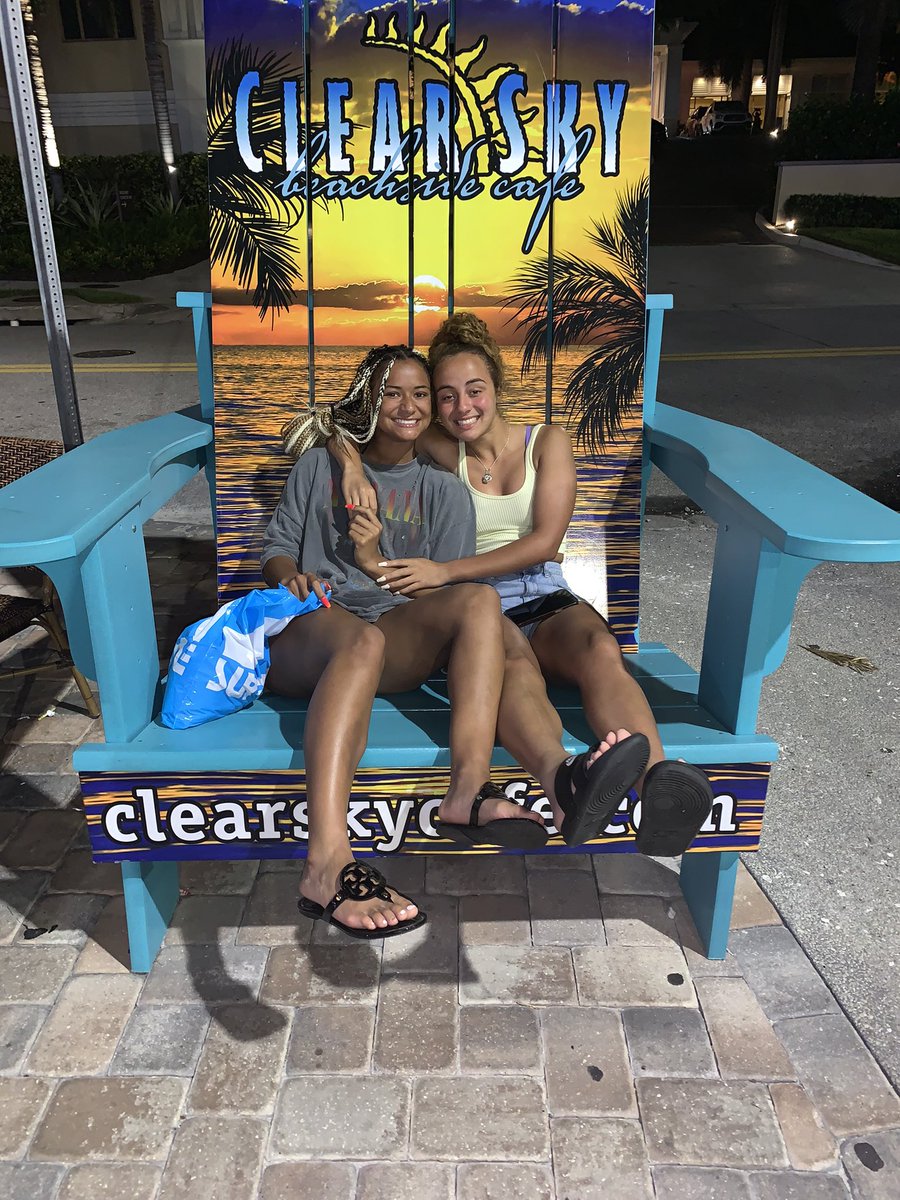 KayleeSmithsMom's tweet image. Last club soccer ⚽️ trip for my girl and the bestie ❤️ soccer and family time…great way to wrap up her club career☺️ #nextlevelloading @TWU_Soccer @kkayleesmith @nevaehahlee