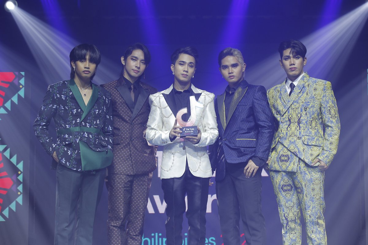 WELL 👏🏻 DESERVED 👏🏻

SB19 bagged the Top Celebrity Award tonight! 

Watch out for their performance in a bit 😉 
vt.tiktok.com/ZSJqvBM14/

#TikTokAwardsPH