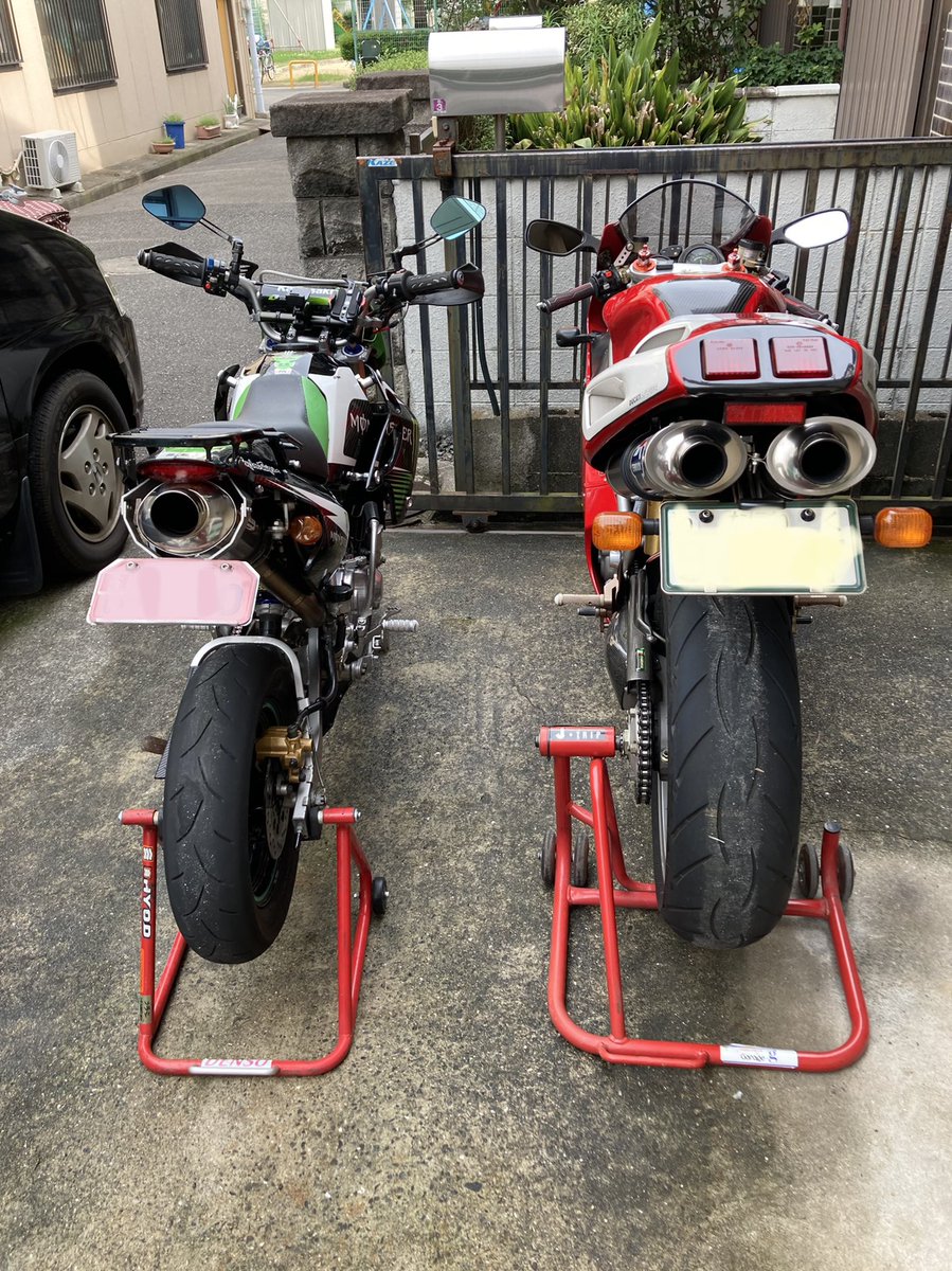 センターアップズ 我が家の定位置 #ナンバーよりマフラーが上