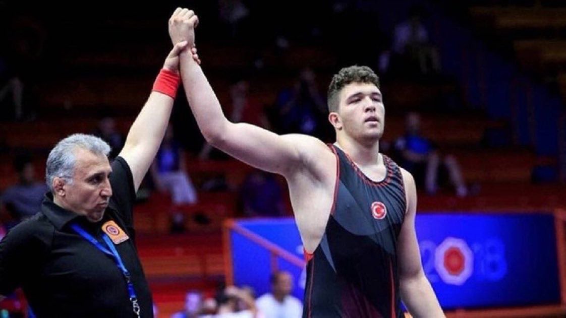 NailOlpak's tweet photo. Avrupa Gençler Güreş Şampiyonası'nda Ukraynalı rakibini yenerek Avrupa Şampiyonu olan Muhammed Hamza Bakır'ı tebrik ediyorum. 🇹🇷

🥇Altın madalya kazanan milli sporcumuzun başarılarının devamını dilerim.

#MuhammedHamza https://t.co/WQaAVjk151