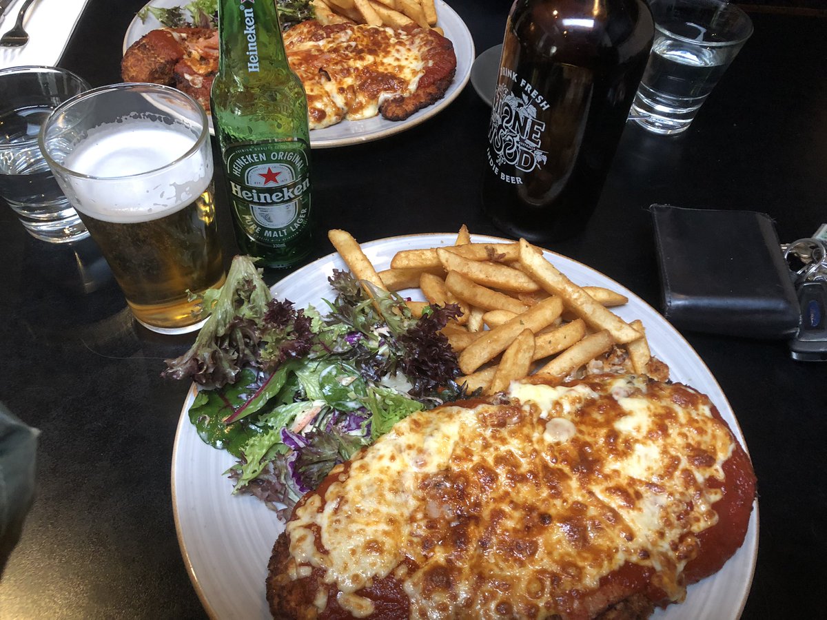 WillyAitch's tweet photo. Chicken Parm you taste so good ๐๐บ #SundayFunday #ParmaNotParmi https://t.co/KzfGv2Nhm4
