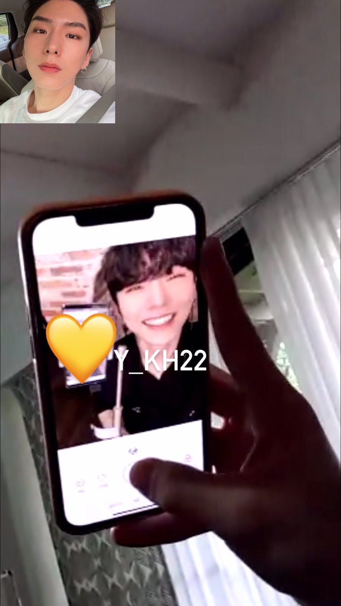 켠 tweet media