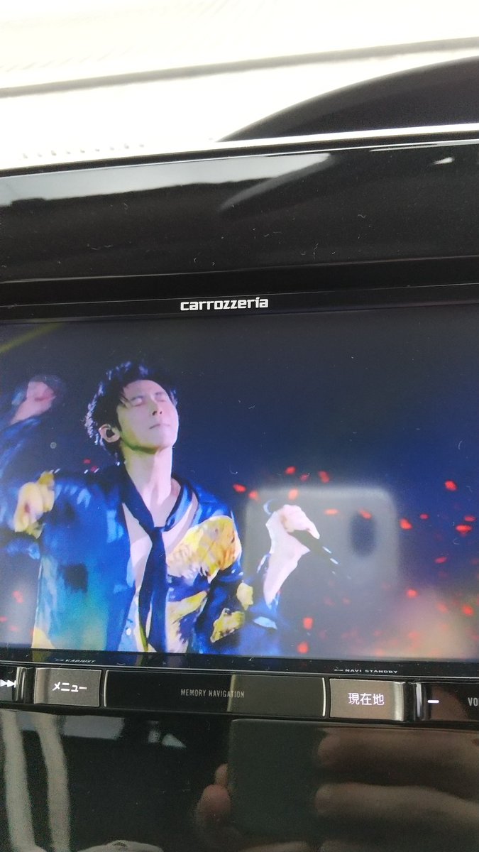 bZQfTZs6YvmjALX's tweet photo. いつになったら会えるんだい?!
もう半年経ったぜよ!
バリバリのダンス曲も勿論カッコいいんだけど、Easy Mindで音楽に身を任せて自由に踊るユノが好き♥
#EasyMind
#ユノペース
#ユノペースって何?!
#U−Know
#東方神起 https://t.co/NGgkmnK7dl