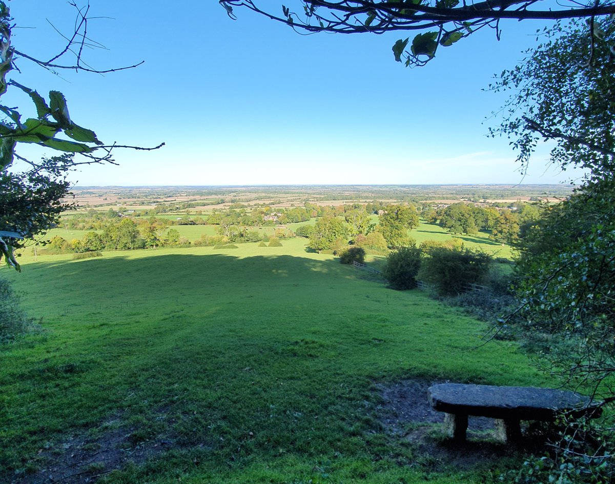 LongWeekenders's tweet photo. Photos (1 of 2) from #walking the #centenaryway in #Warwickshire last September. Final day of 5 day #hike going from #edgehill to #shipston completing the 100 mile #ldp. Learning about the first #englishcivilwar. Full details on #podcast #walkthisway @WKWT @WarwicksRambler https://t.co/ts6UHNvvLN