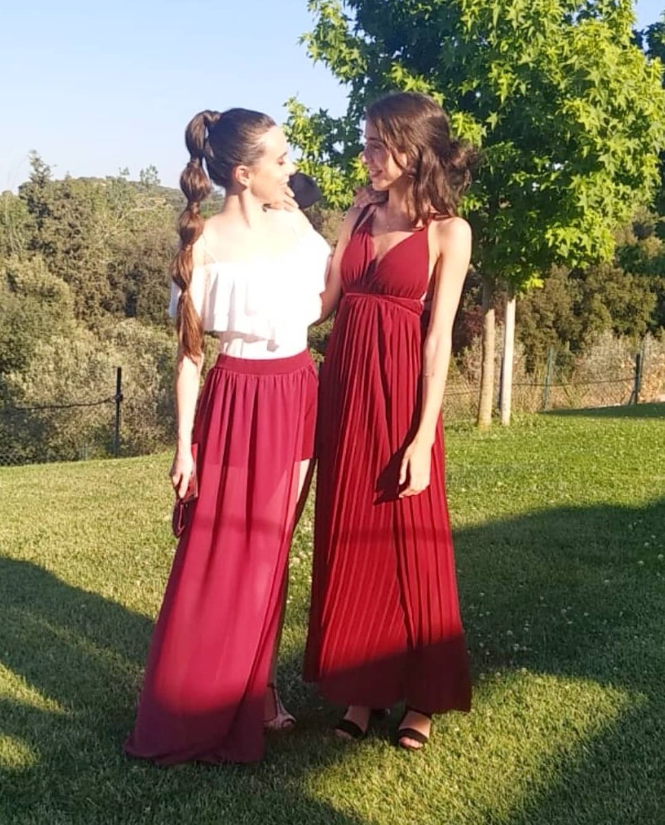 Tras un año de espera por la covid19, Anaís pudo asistir a la boda de su amigo y no podía tener mejor acompañante que la otra soulmate: Andrea!

#bloggers #ssoulmatee #sisters #weeding