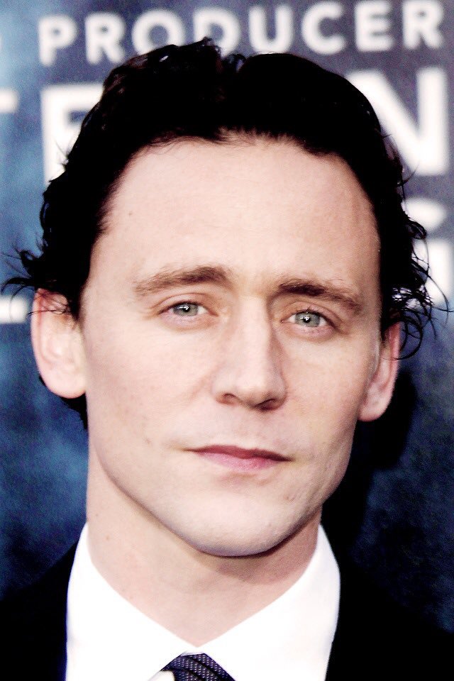 binestom's tweet photo. The saying „He ages like fine wine…“ - here’s the proof.
#TomHiddleston
#RavenTom https://t.co/v6Mbrwuz1q