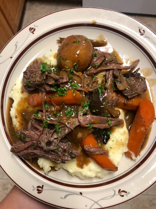 Pot roast porn https://t.co/jpJMOa89C1<a href="/tag/happyeaster"class="tags"><span>#happyeaster</span></a>