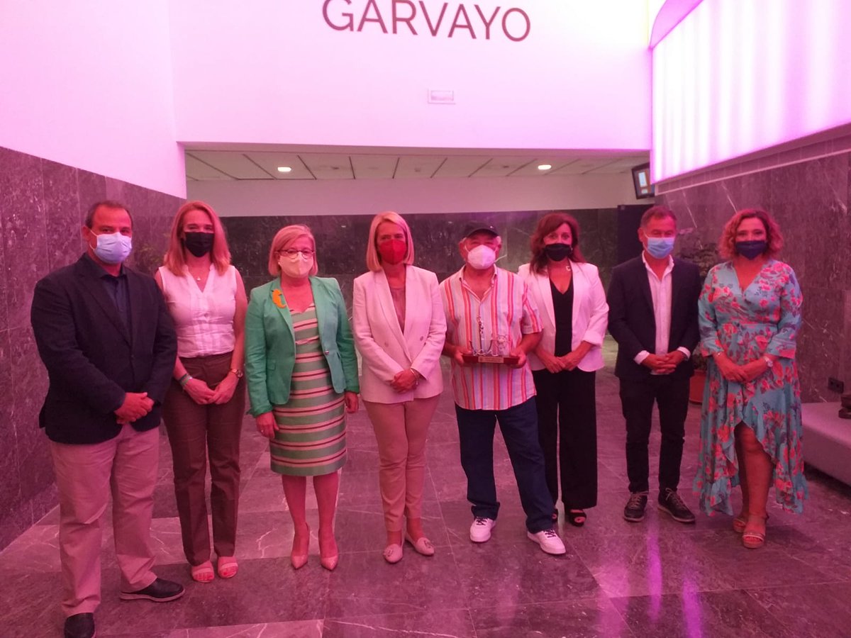aytomotril's tweet photo. ℹ Motril exhibe su orgullo más ancestral durante la entrega del Premio Marengo.

➡️ La alcaldesa, Luisa García Chamorro, ensalzó la humanidad y trayectoria marinera del que ha sido el primer premiado: Fermín López Álvarez. 

➕ info 📰 https://t.co/CXDc3yASoC https://t.co/rpVkobYv2q