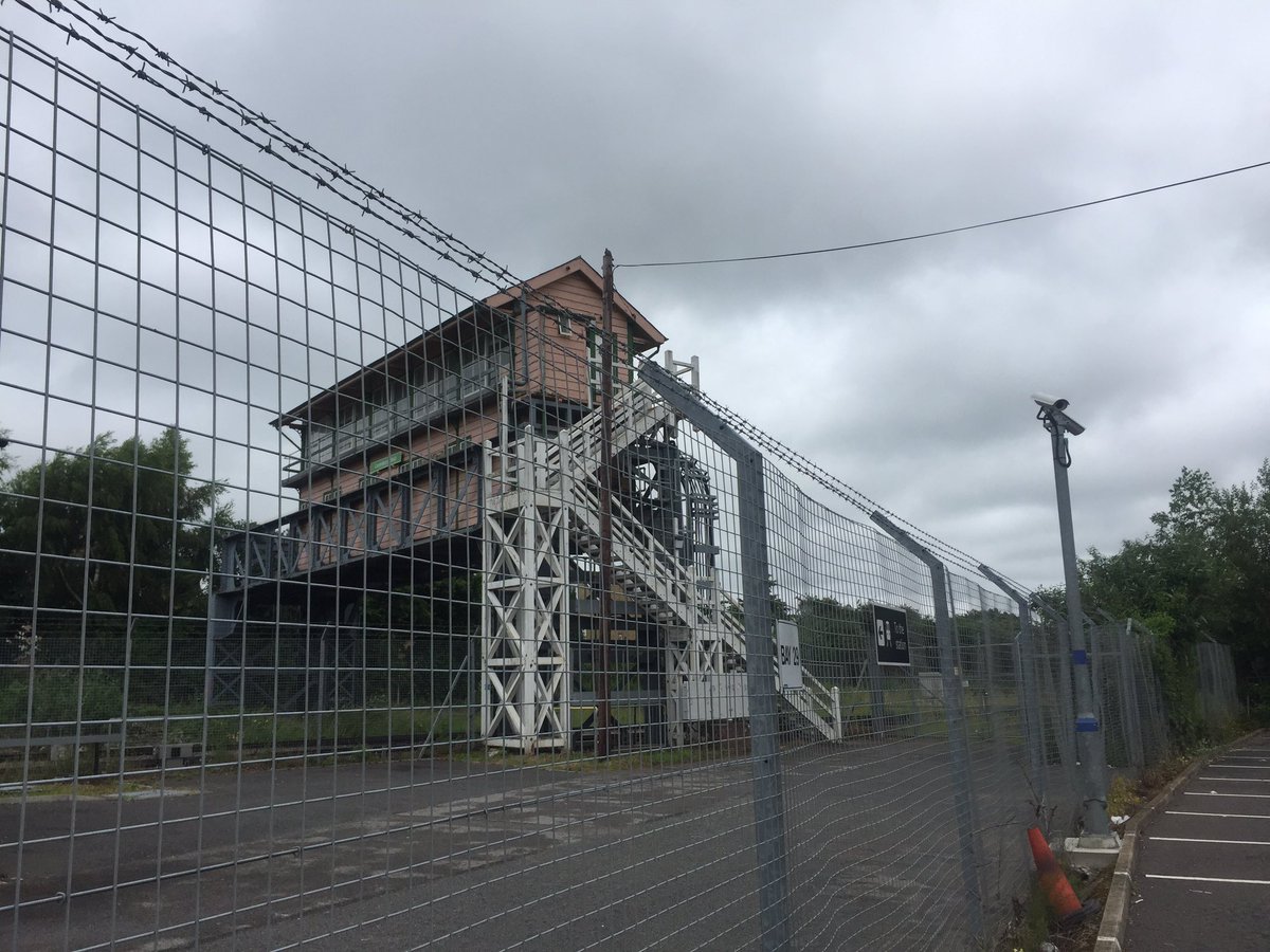 AndreaDumbrell's tweet photo. Happy Sunday! It’s day 2 of the @RefugeeTales walk and day 21 of my 21 walks for @GatDetainees (donate link in comments). So here is the signal box at Canterbury West station. And ALL the steps!!!! #RTSteps #RTStepChange https://t.co/NONc9l1qu2