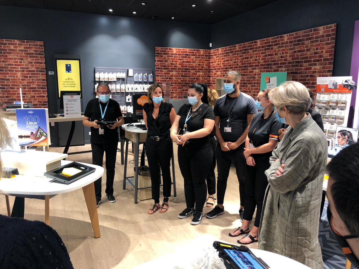 Un grand merci à Fabienne Dulac, France Heringer et Olivier Mast pour les échanges directs et l écoute des conseillers clients du smart store de La Valette du Var.