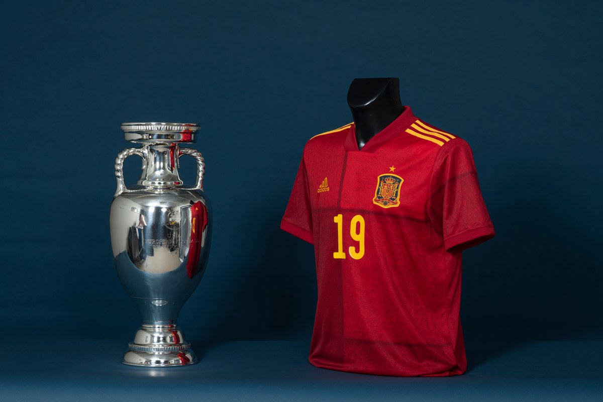 UEFAEURO's tweet photo. Who will end up with the 🏆?

#EURO2020 https://t.co/CndBEpg3nF