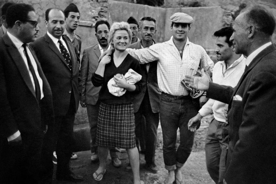 AdleneMeddi's tweet photo. 1957-1962, Algérie 

Les incroyables photographies des archives de l'Agence Magnum

#Algerie5JuilletIndependance 

#Algeria 

#المجدوالخلود https://t.co/D9VzFSshef