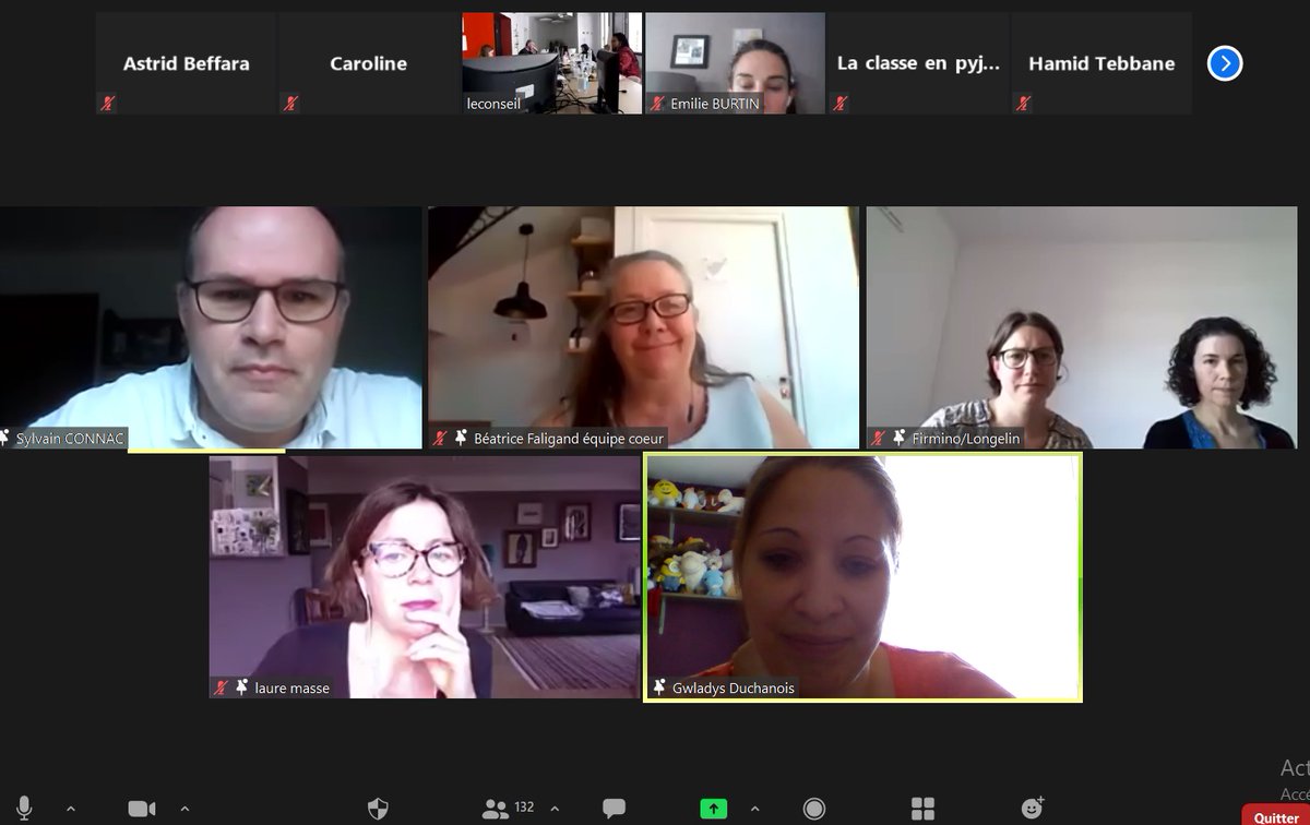 DuchanoisG's tweet photo. Une superbe #plénière ce matin @CLIC_congres animée par @BFaligand Présentation synthétique de la #classeflexible façon #pechkucha --> https://t.co/6fooSIv9IQ https://t.co/riZNQtclL3